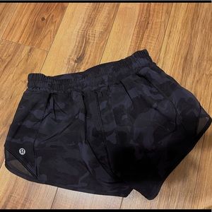 Camo Hotty Hot Low-Rise Lined Short 2.5"